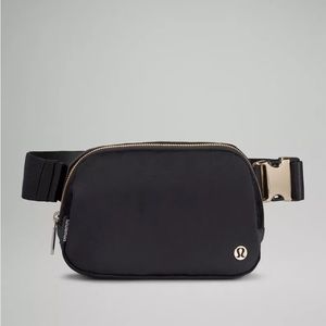 Lululemon NWOT- Velour Beltbag 1L